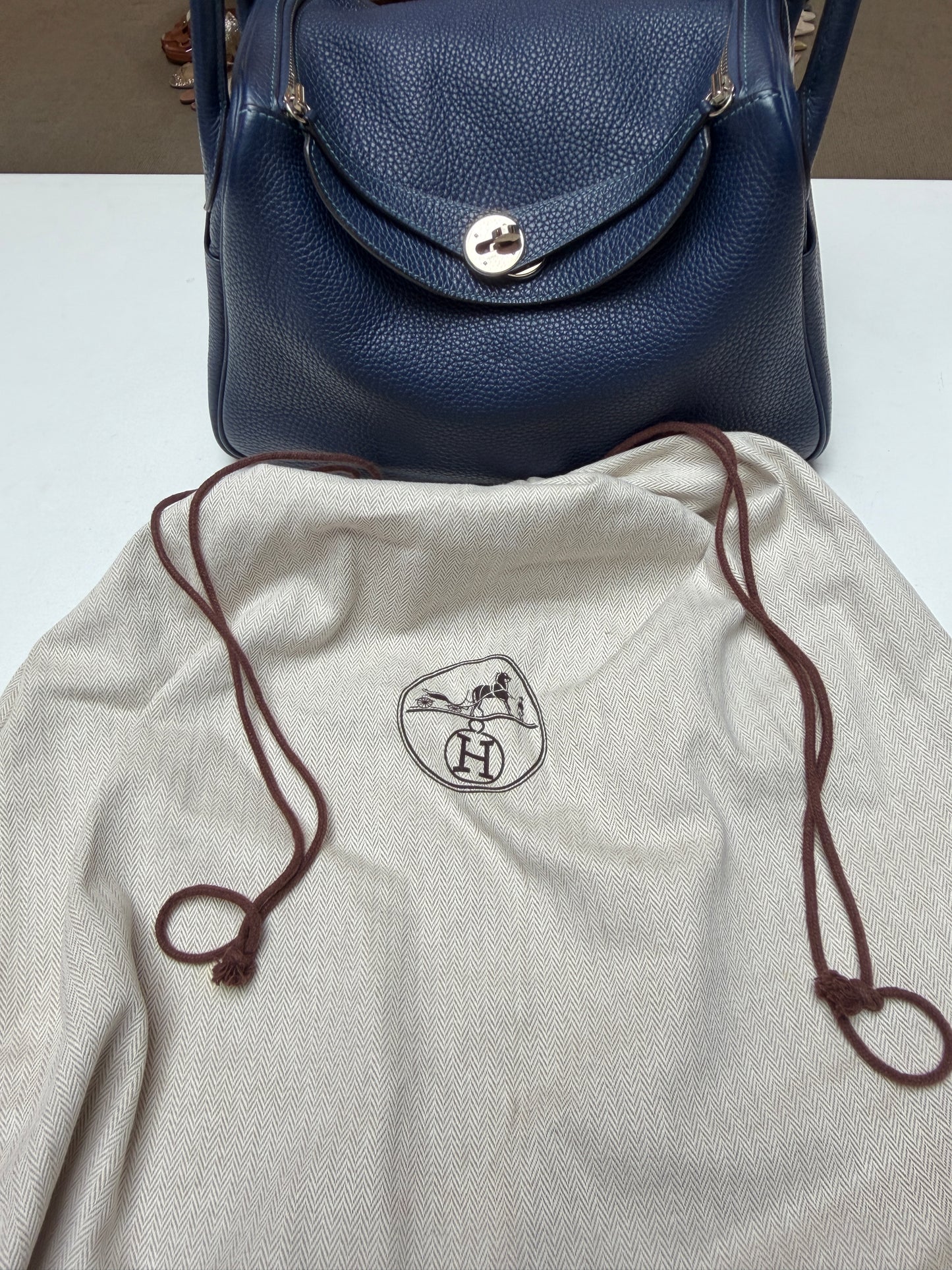 Hermes Lindy 30 Bleu Nuit Verso