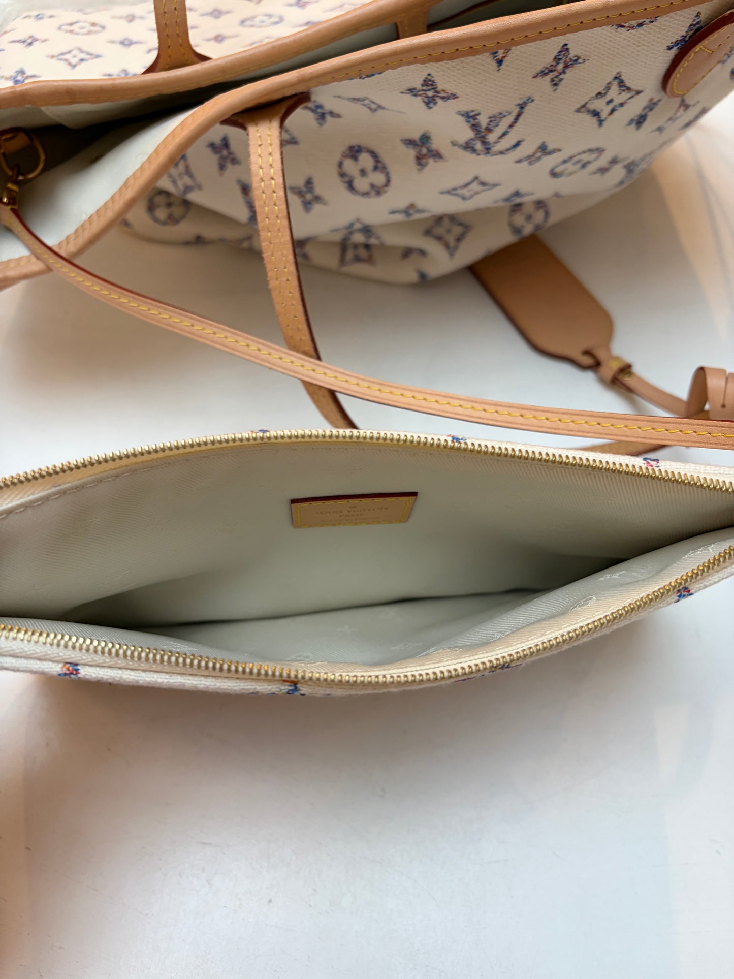 Louis Vuitton Neverfull MM Multi-colored Monogram Fabric