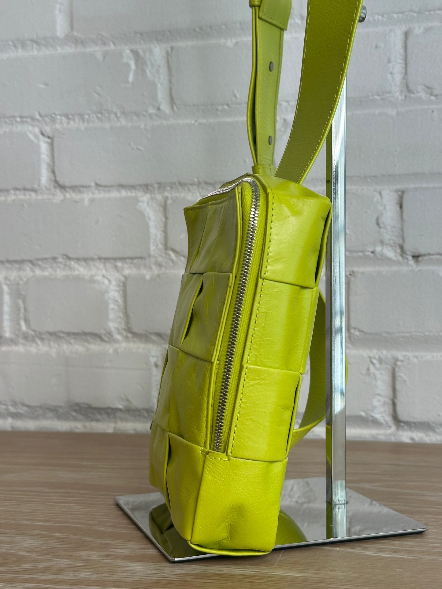 Bottega Veneta Cassette Sling Bag, Acid Kiwi