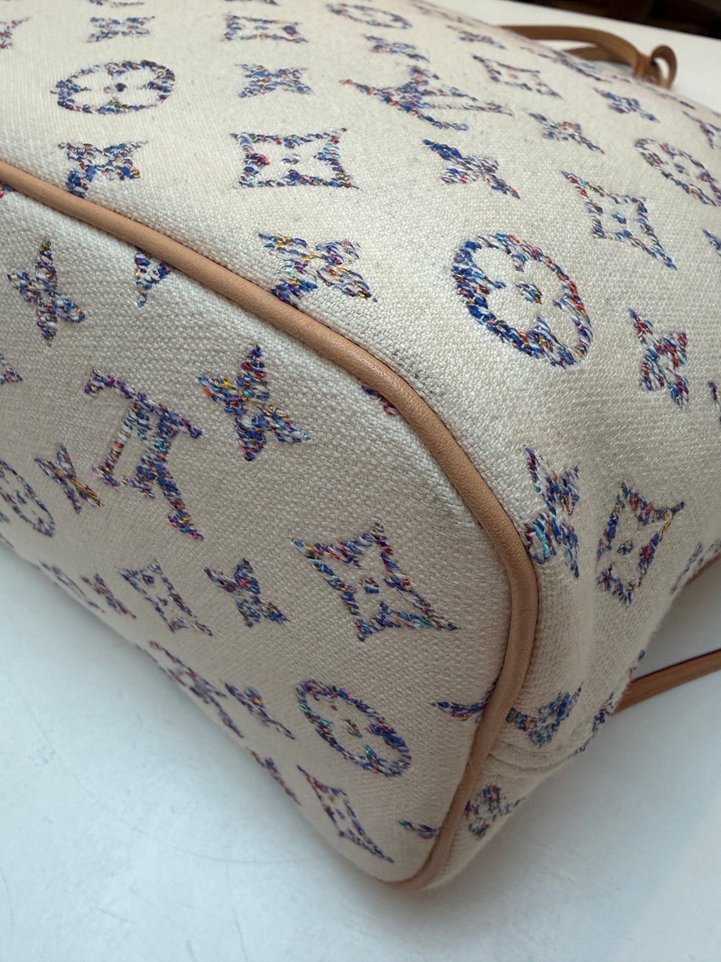 Louis Vuitton Neverfull MM Multi-colored Monogram Fabric