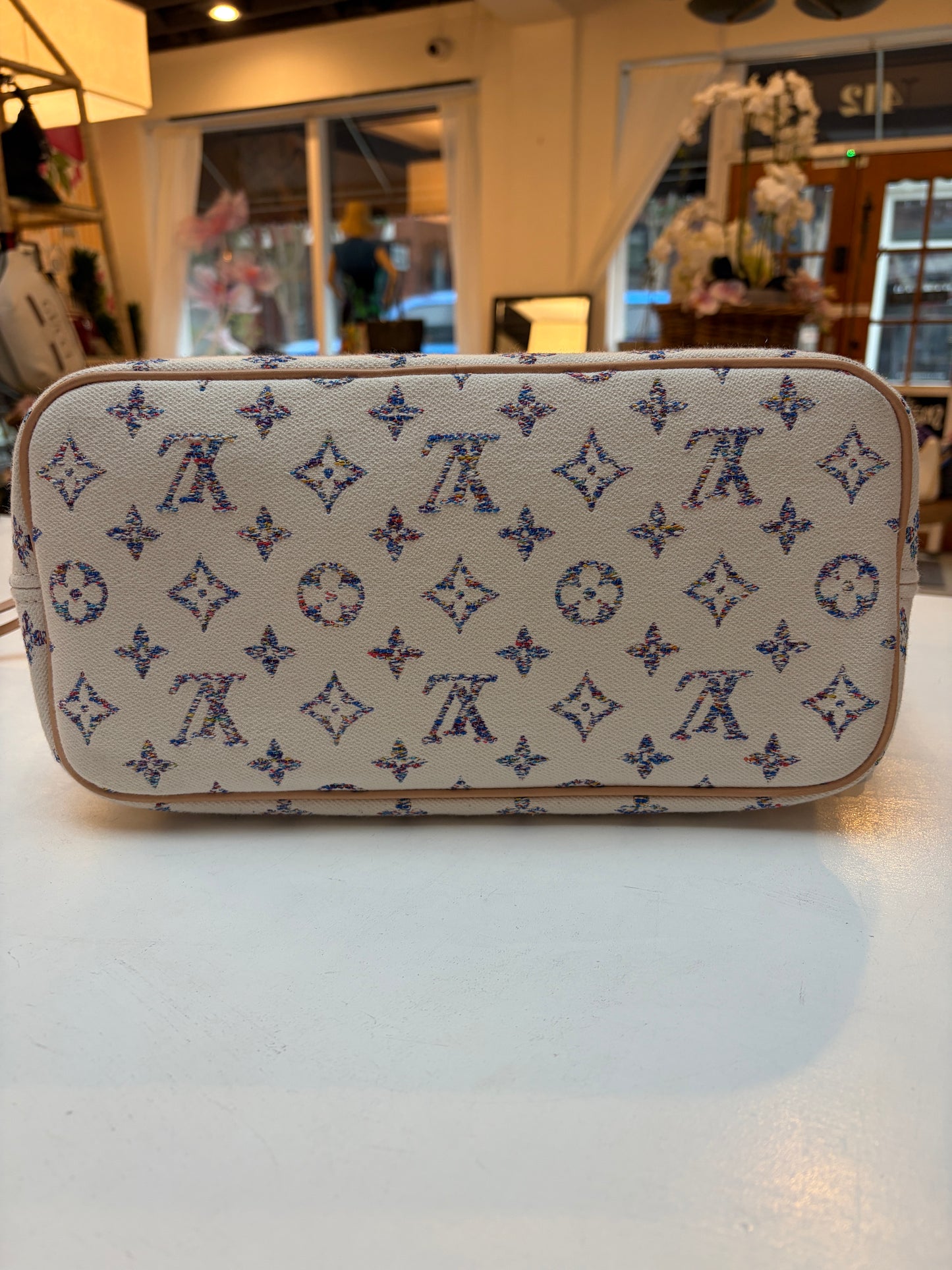 Louis Vuitton Neverfull MM Multi-colored Monogram Fabric