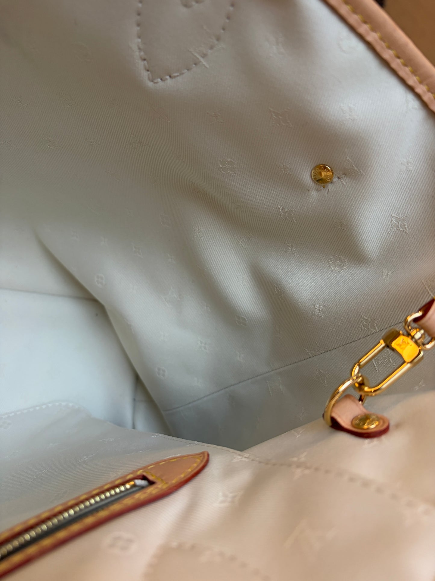Louis Vuitton Neverfull MM Multi-colored Monogram Fabric