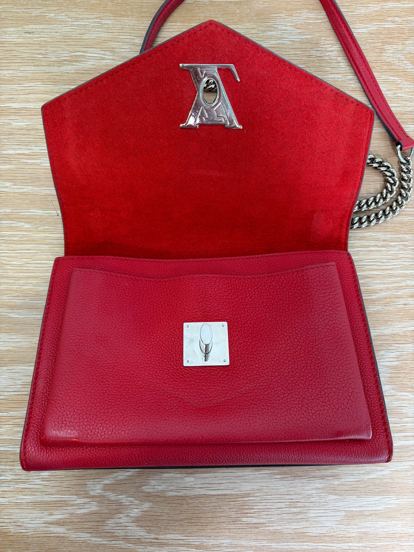 Louis Vuitton MyLockMe Red