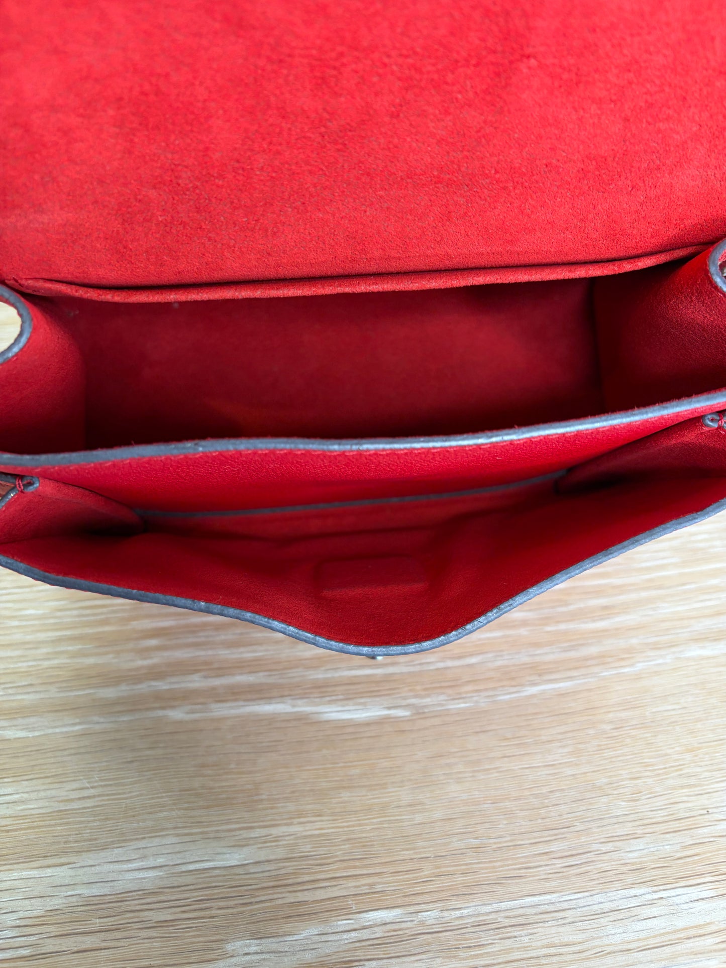 Louis Vuitton MyLockMe Red