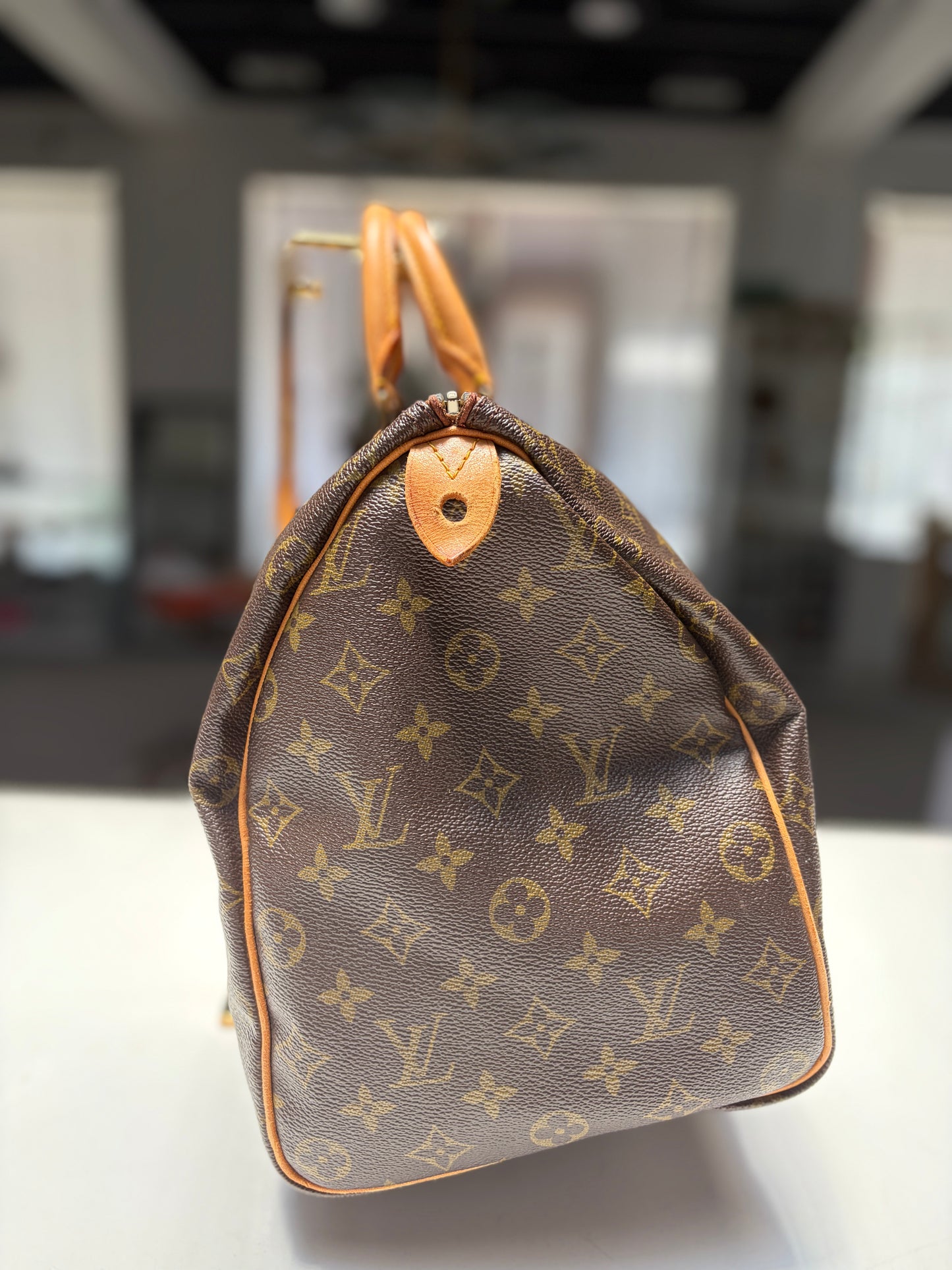 Louis Vuitton Monogram Speedy 40