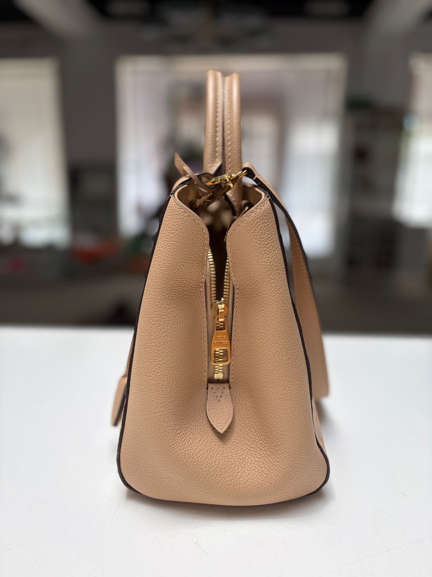 Louis Vuitton Empreinte Montaigne MM Beige
