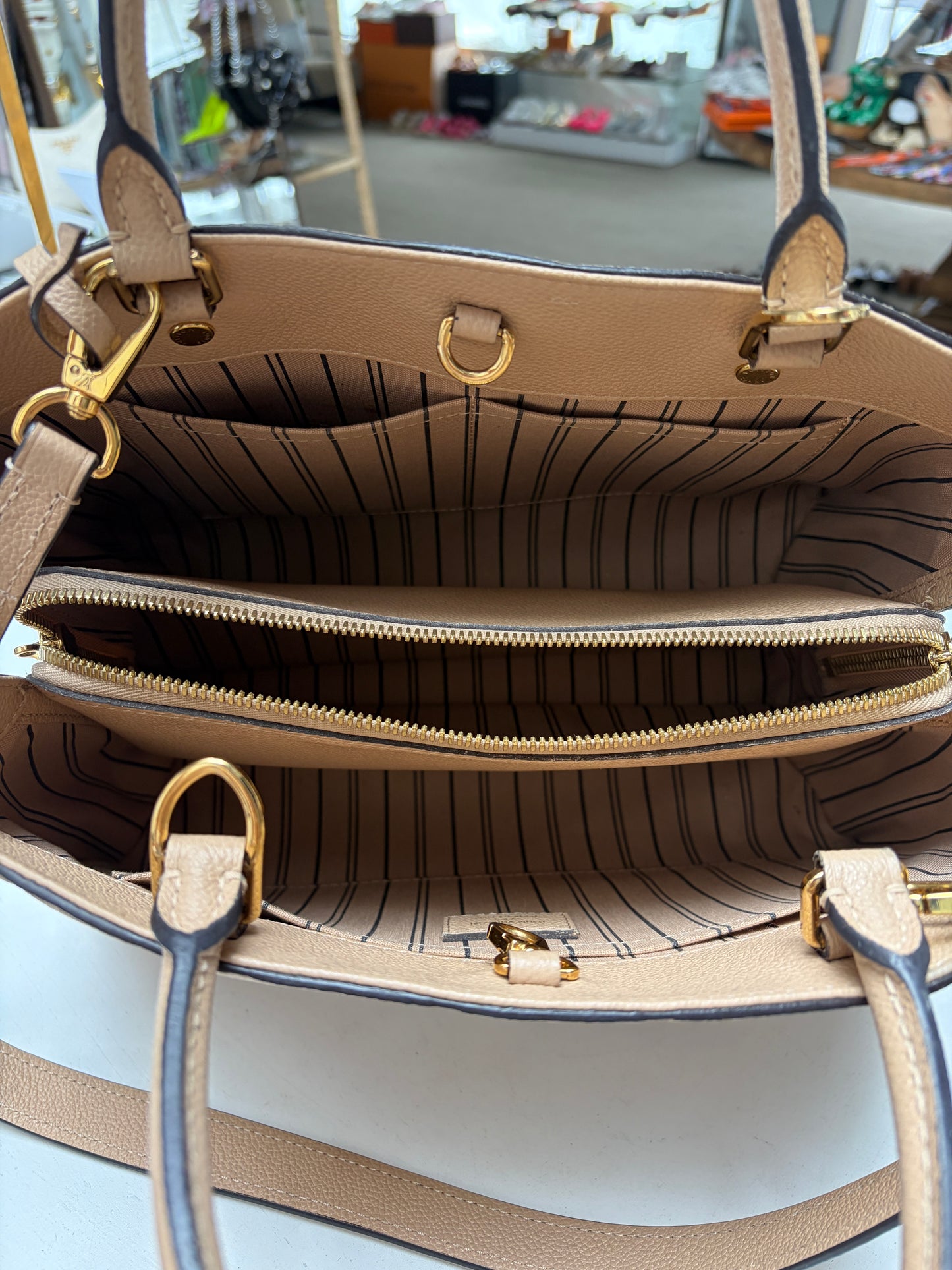 Louis Vuitton Empreinte Montaigne MM Beige