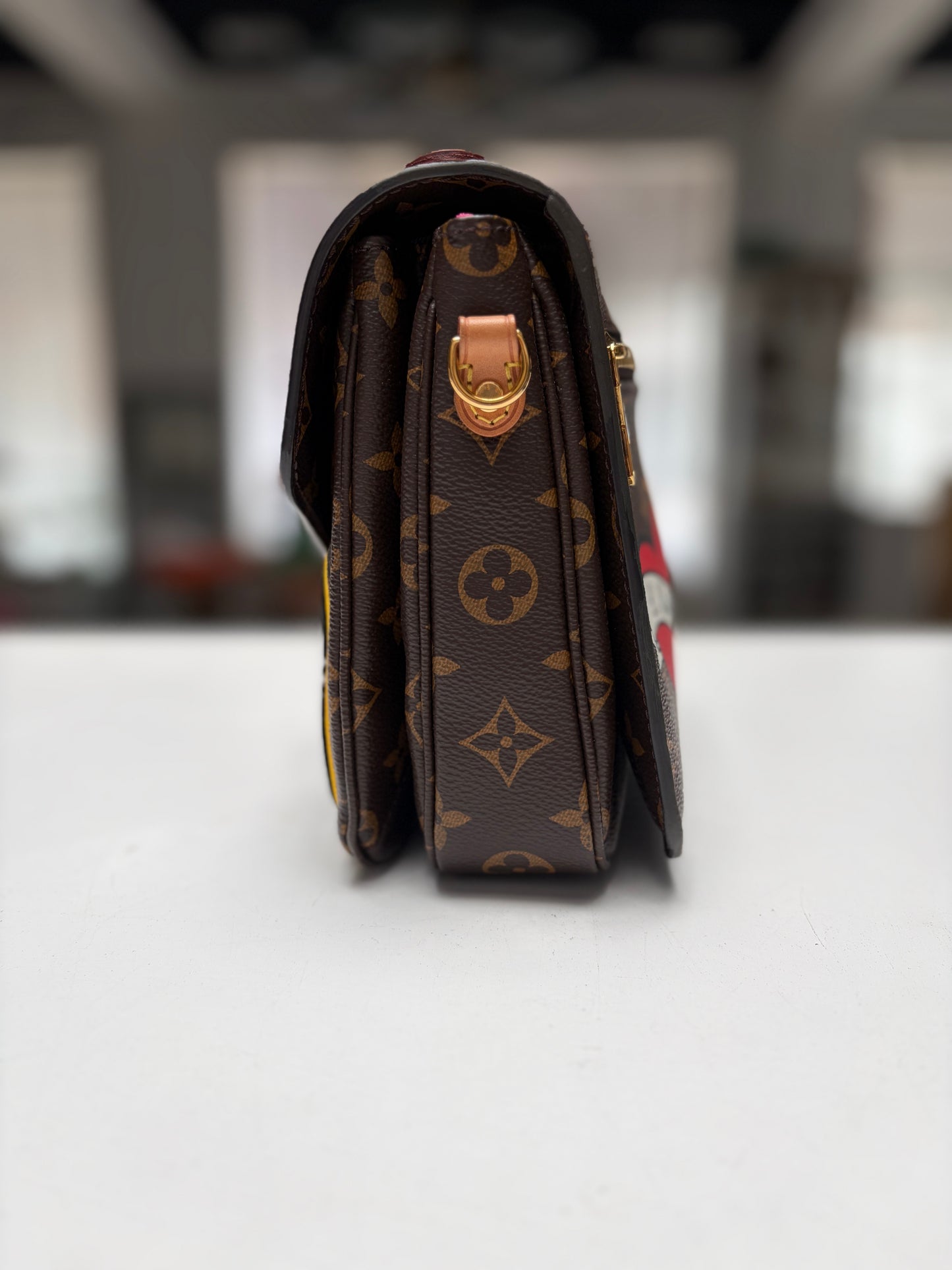 LV Monogram My World Tour Porchette Metris