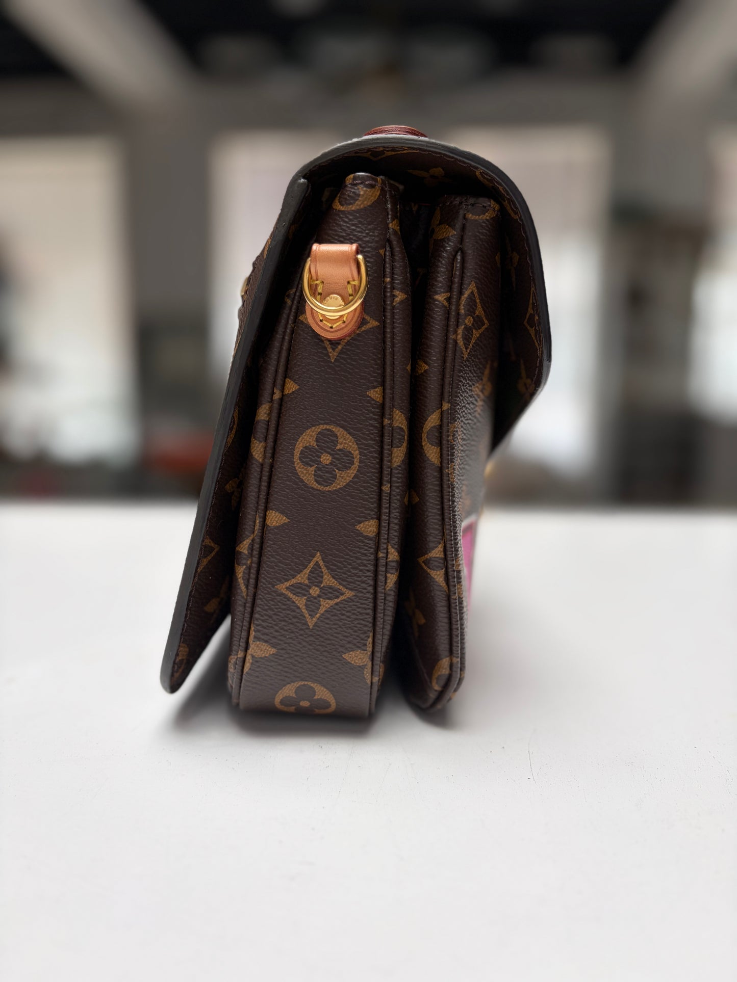 LV Monogram My World Tour Porchette Metris
