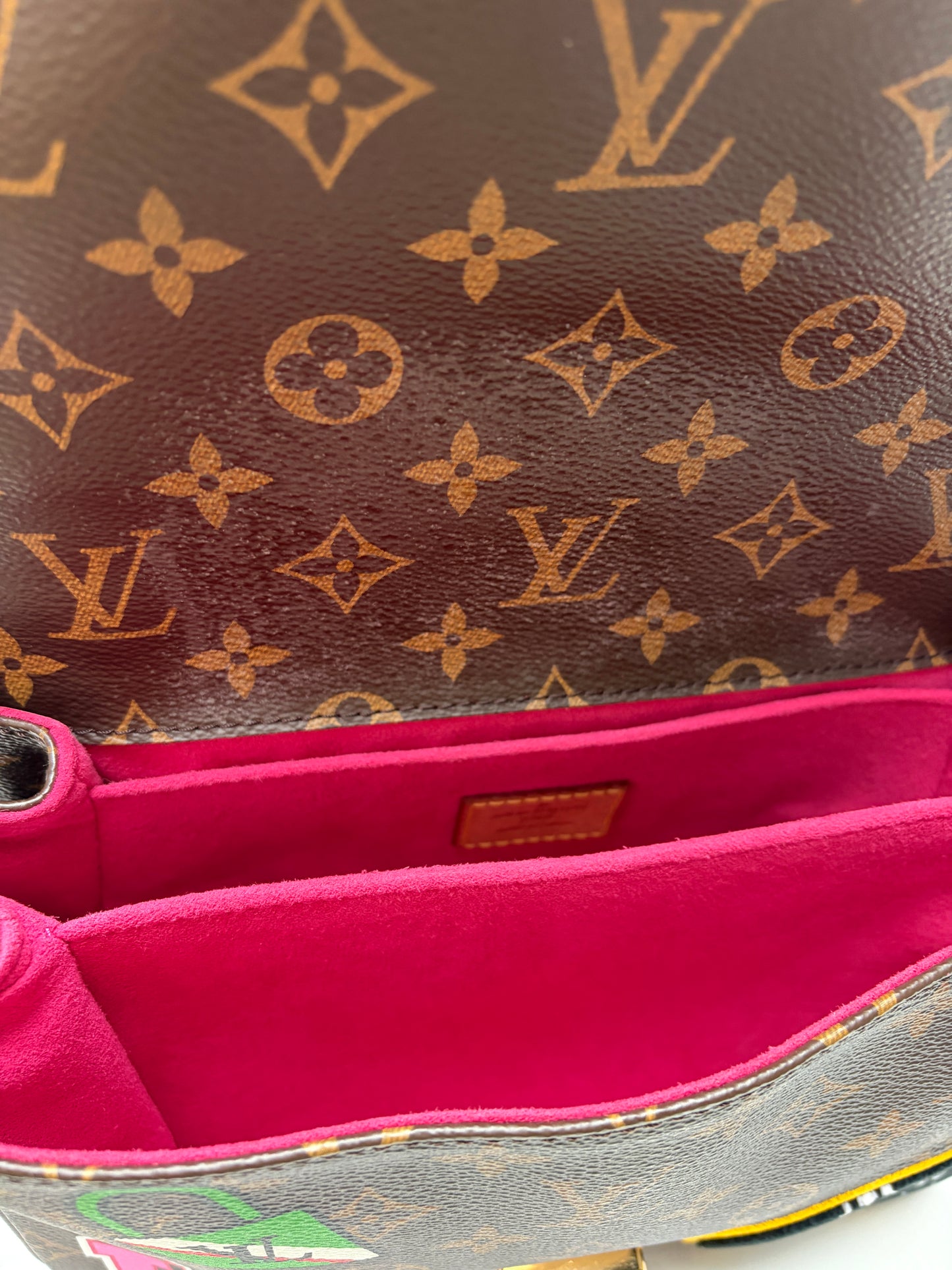 LV Monogram My World Tour Porchette Metris
