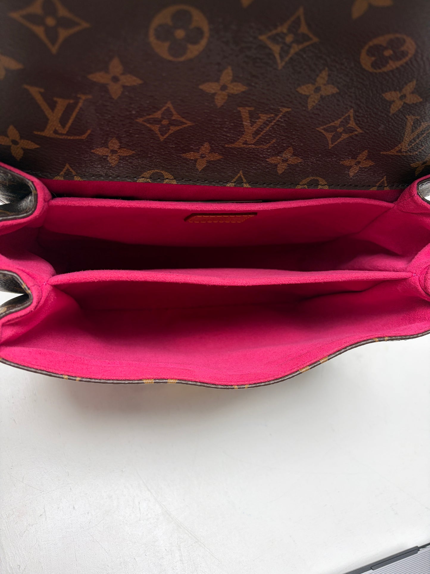 LV Monogram My World Tour Porchette Metris