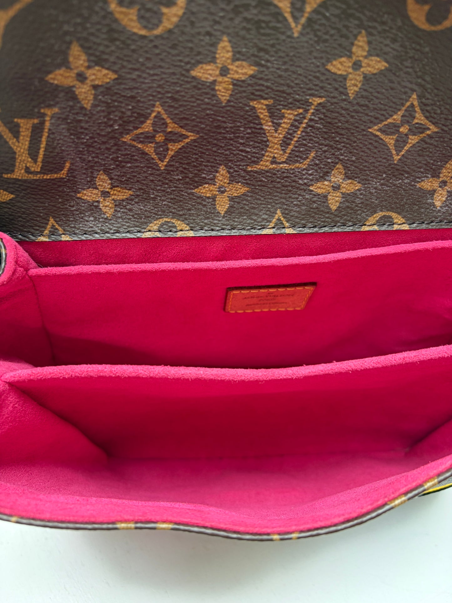 LV Monogram My World Tour Porchette Metris