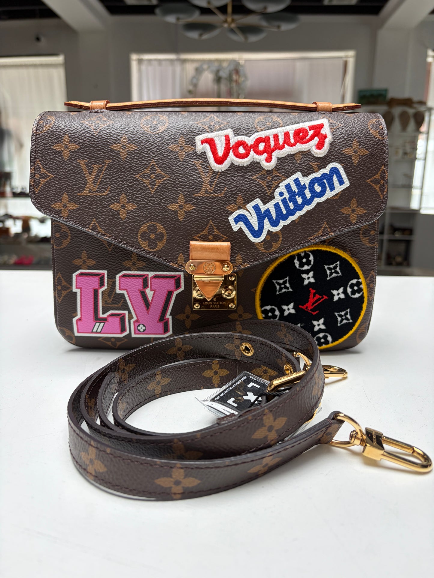 LV Monogram My World Tour Porchette Metris