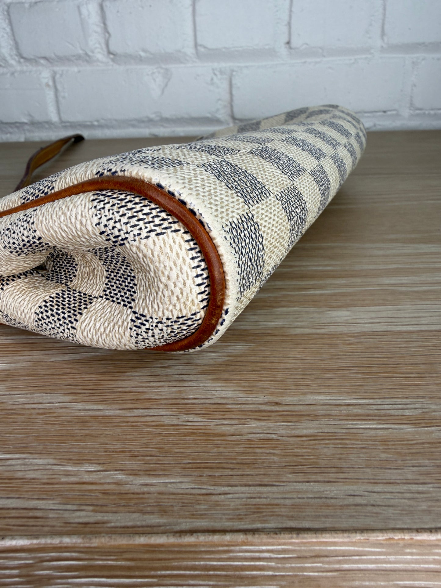Louis Vuitton Eva Clutch Damier Azur