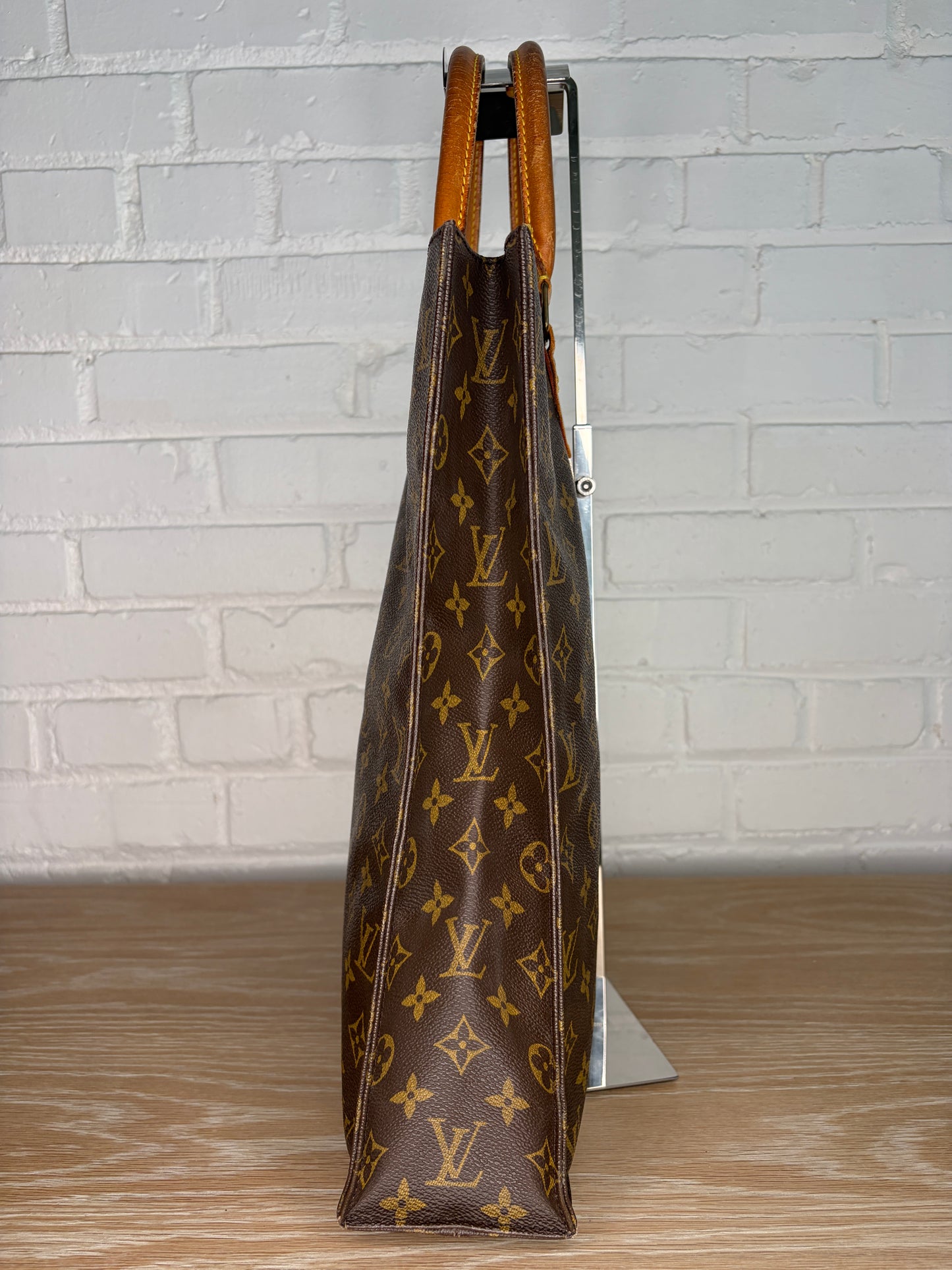 Louis Vuitton Monogram Sac Plat