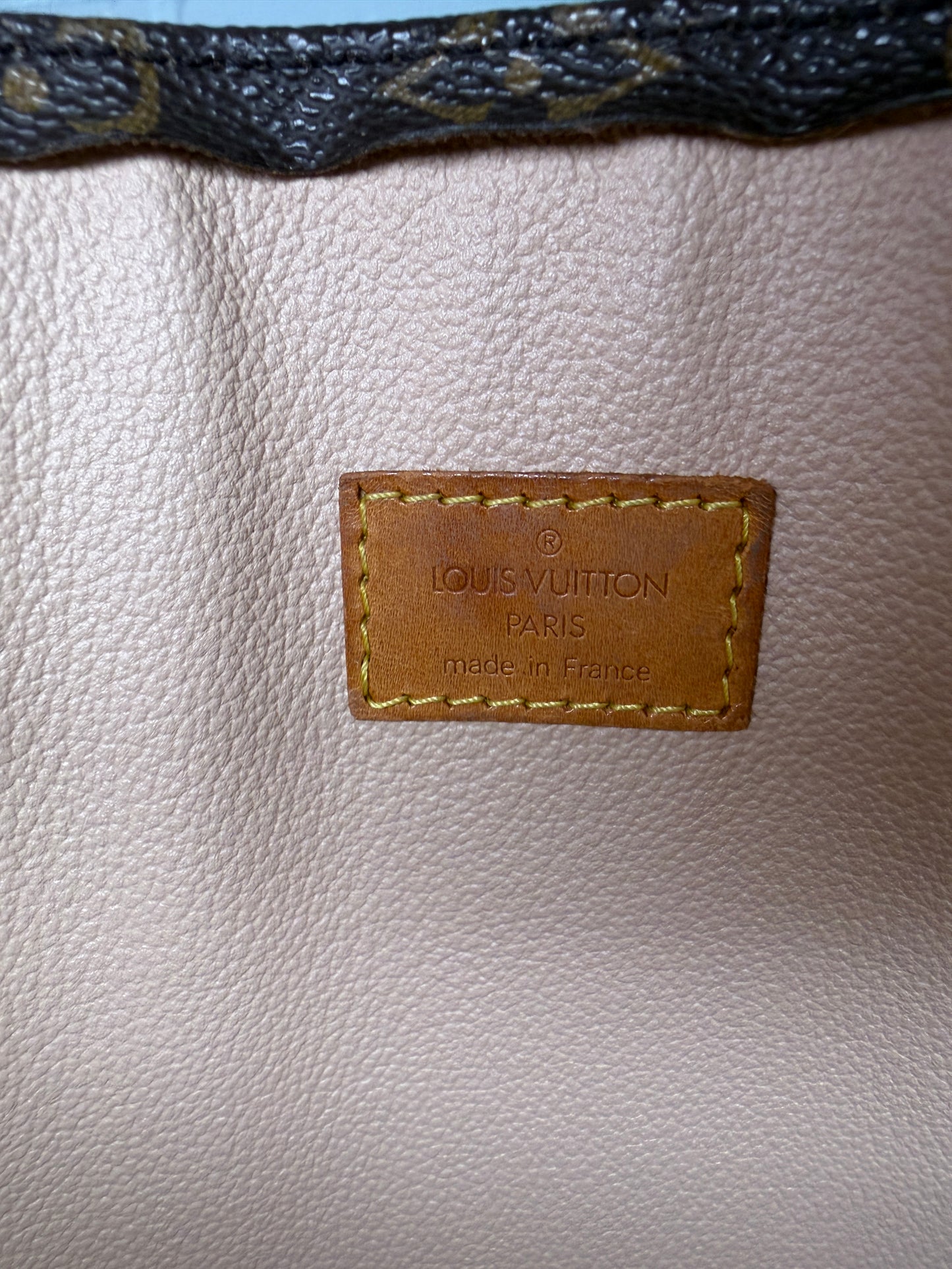 Louis Vuitton Monogram Sac Plat