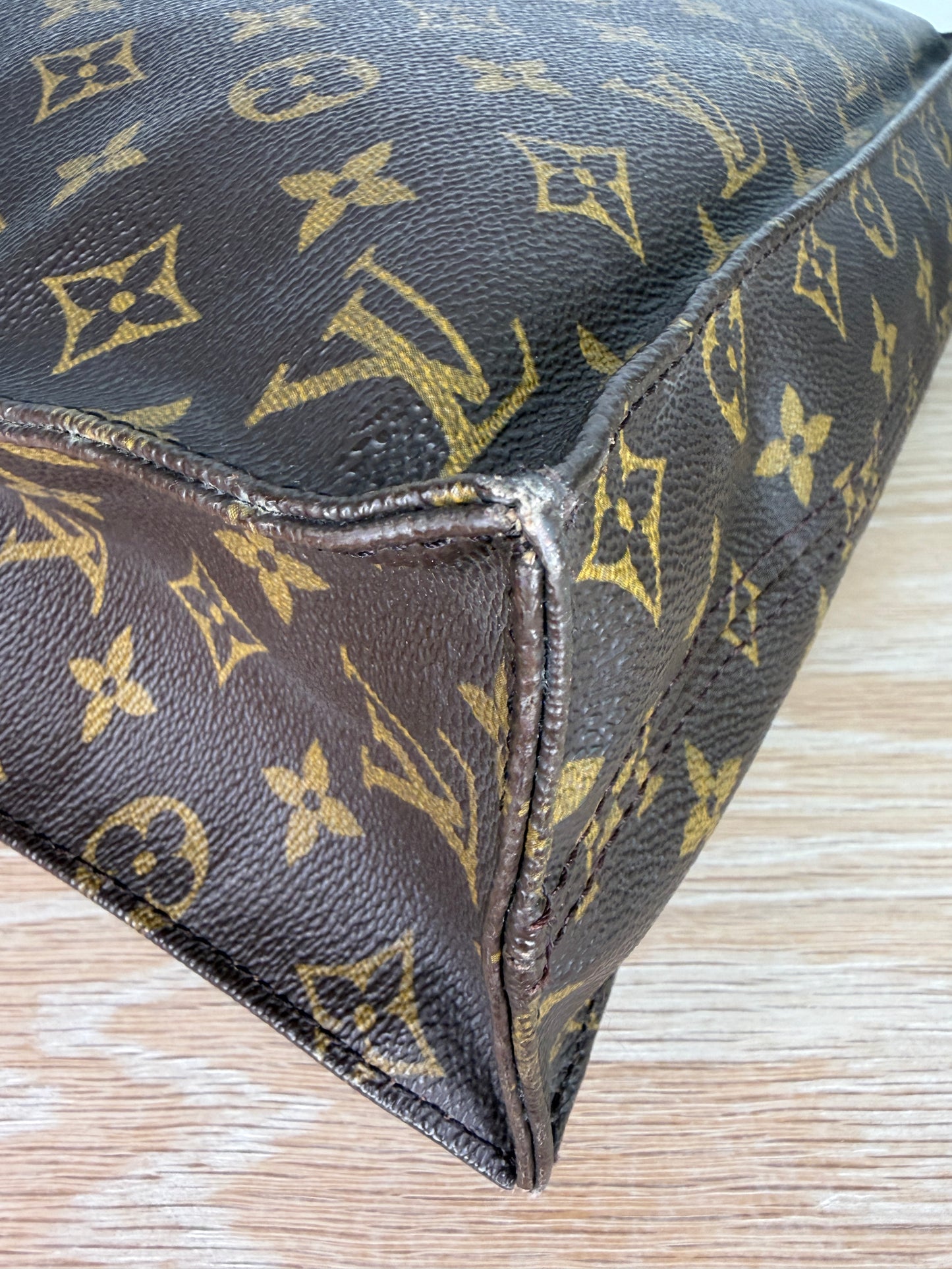 Louis Vuitton Tivoli GM