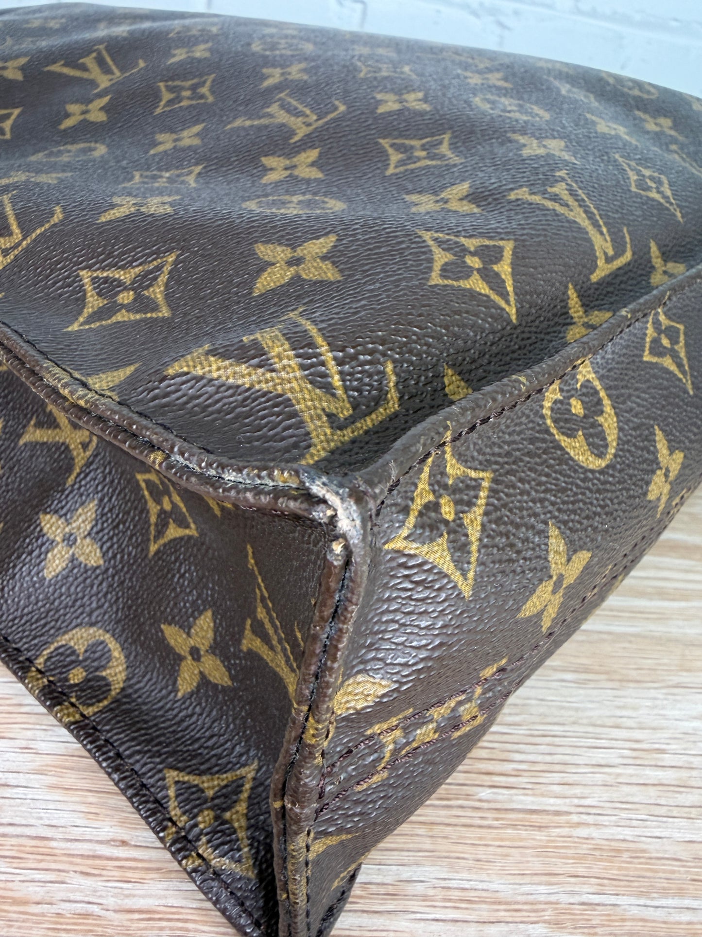 Louis Vuitton Monogram Sac Plat