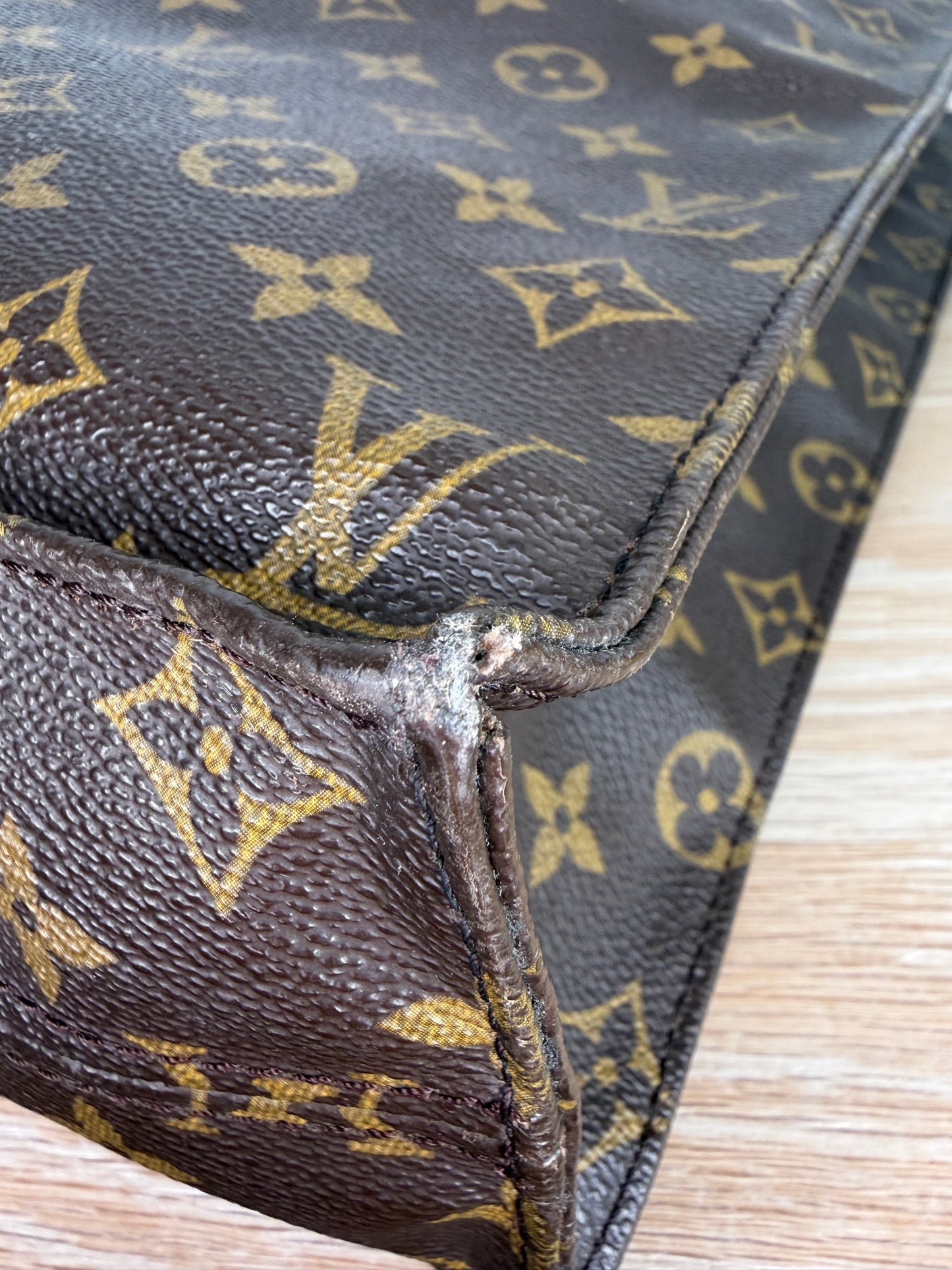 Louis Vuitton Tivoli GM