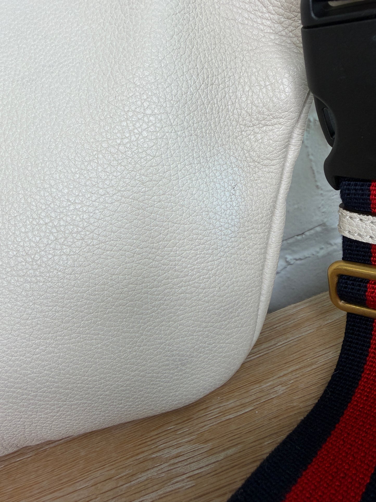 Gucci Beltbag White Leather Print Logo