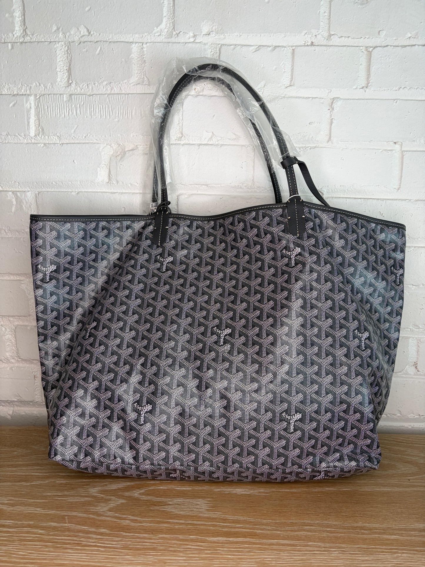 Goyard St. Louis GM Gray Never Used
