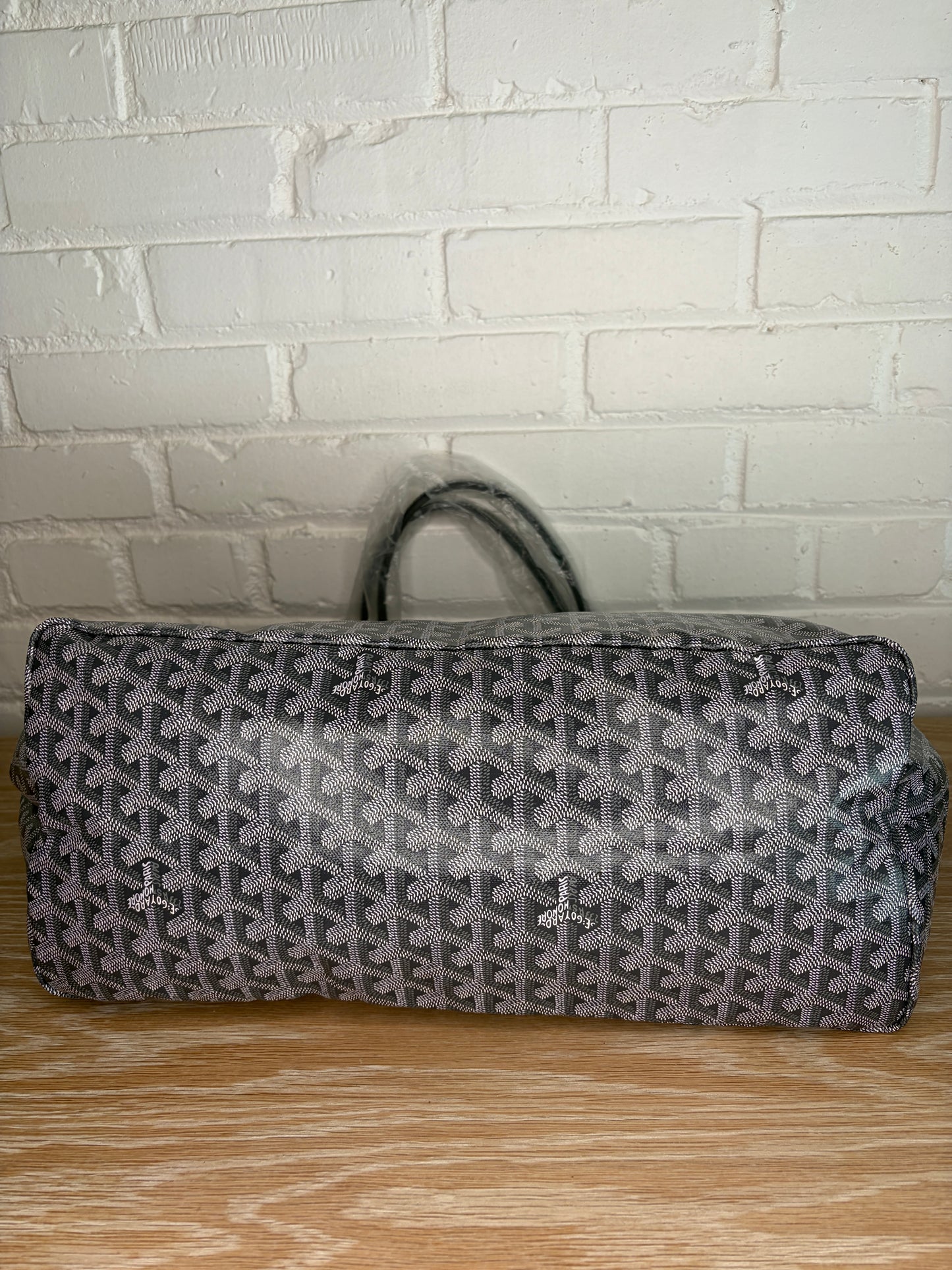 Goyard St. Louis GM Gray Never Used